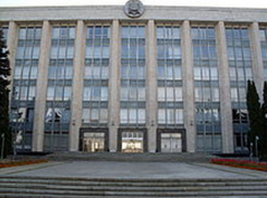 Правительство решило установить на ступеньках вазы за 670 тысяч леев