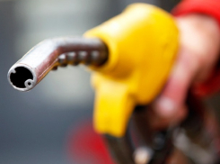 Цены на топливо в Молдове вновь снизились
