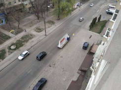 В Кишиневе спецтранспорт предупреждает через громкоговоритель об угрозах коронавируса 