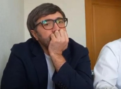 За что ночью задержали экс-депутата Владимира Андронаки