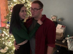 Громкий секс девушки с любовником вынудил ее младшую сестру совершить «страшное наказание»