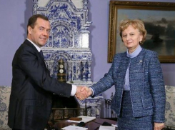 Соглашение о межпартийном сотрудничестве договорились подписать Зинаида Гречаный и Дмитрий Медведев 