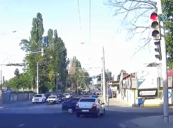 Бояре поехали: столичные полицейские грубо нарушили правила и попали на видео