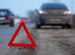 Три человека чудом уцелели после столкновения их автомобиля с автоцистерной