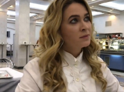 Я хочу заняться сексом на трибуне Рады со спикером, - украинская блондинка