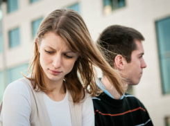 Молодая женщина после бурной ссоры с мужем выпрыгнула из окна 4-го этажа в Бендерах