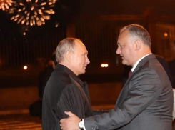 Встреча Додона и Путина на Красной площади состоялась под залпы салюта