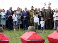 В Молдове прошла церемония перезахоронения останков 13 красноармейцев 