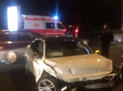 В Кишиневе BMW влетел в рекламное панно 