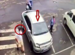 Взломщики «обчищали» автомобили пока владельцы делали покупки в торговых центрах Кишинева 