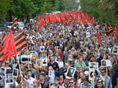 Рекордный Марш Победы в Кишиневе: более 70 тысяч граждан вышли на улицы с портретами своих родственников 