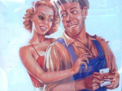 Рыжая девушка, обнявшая мужчину ради мороженого, вызвала бурные эмоции жителей Чимишлии