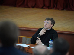 Киртоакэ нашел крайних в задержке ремонта улиц: горожан с ограниченными возможностями