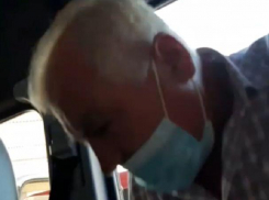 Перенесшая операции девушка обвинила водителя рейсового микроавтобуса в дискриминации