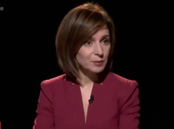 У Санду вечно «другие приоритеты», поэтому она не сносит забор вокруг здания офиса президента