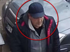 Прохожий зашел на стройплощадку в центре Кишинева и украл у рабочего зарплату 