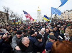 Выбросим Порошенко на мусорку истории: многотысячный марш за отставку президента попал на видео в Киеве