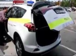 Тестирование полицейскими интересного служебного автомобиля сняли на видео