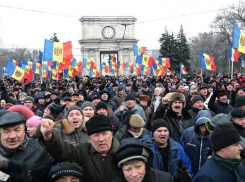 Более 25 тысяч граждан принимают участие в акции протеста в Кишиневе 