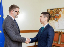 Угадайте, куда совершит первый визит новый министр Попшой