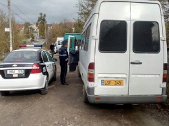 Пьяного водителя маршрутки поймали в столице за рулем и показали на видео