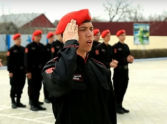 Молодой карабинер в Кагуле повалил на землю уличного грабителя женщин