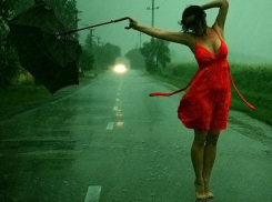 Грозы с градом и ливнями ударят по жителям Молдовы: объявлено штормовое предупреждение