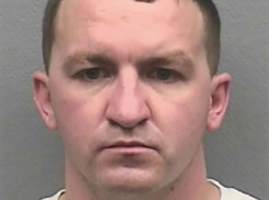 Самый отмороженный отец выставил четырехлетнюю дочь на продажу педофилам ради легкой наживы 