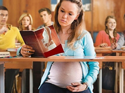 Секс двух 15-летних школьниц с любовниками в Кэлэрашах привел к ранним беременностям