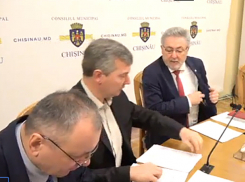 Громкая реформа в примэрии Кишинева: четыре управления со скандалом упразднили 