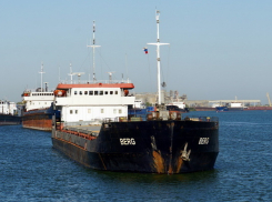 Судно под флагом Молдовы получило пробоину около берега Крыма