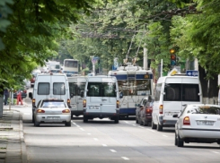 Движение транспорта по улице Друмул Виилор приостановили