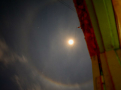 Феноменальное явление в ночном небе, предвещающее ненастье, увидели жители Кишинева