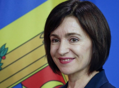 Санду поздравила молдавских и украинских женщин с праздником и вспомнила про феминизм