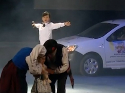 Безопасность по-итальянски: пенсионеры начали помогать детям переходить дороги в Молдове