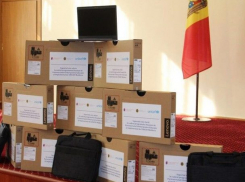 Образовательные учреждения Молдовы получили новые компьютеры 
