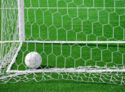 39-летний мужчина погиб после того, как на него упали футбольные ворота