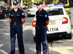 Пьяный водитель врезался в забор патрульной полиции на Старой Почте 