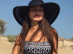 «Милая секси» из Кишинева устроила эротическую фотосессию на испанском курорте 