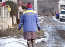 Непролазная грязь в пригороде Кишинева - нормальных дорог там нет