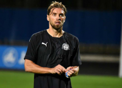 С футбольного поля - в политику: ради PAS Потырнике готов есть из контейнера и работать до изнеможения