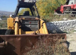 Мужчина нашел «бесхозный» бульдозер и продал его на металлолом