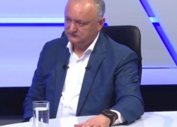 Боюсь, как бы Санду не заставили начать здесь войну - Додон