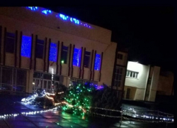 В Твардице ветер сдул новогоднюю елку