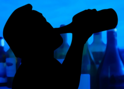 Грабеж на пьянке – вор унес дорогие вещи собутыльника