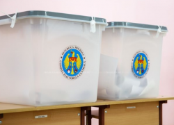 Наблюдателям запрещено делать комментарии в день выборов, - постановление ЦИК