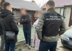 Полицейского задержали за незаконную перевозку сирийцев в Румынию 