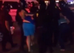 Агрессивных пьяных мужчин, отказавшихся подчиняться полиции в Кишиневе, сняли на видео