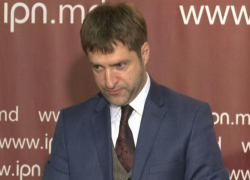 Сын известного поэта дал понять, что ему также предлагали поучаствовать в краже миллиарда