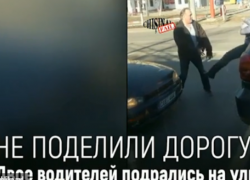 Mortal Combat посреди улицы в столице